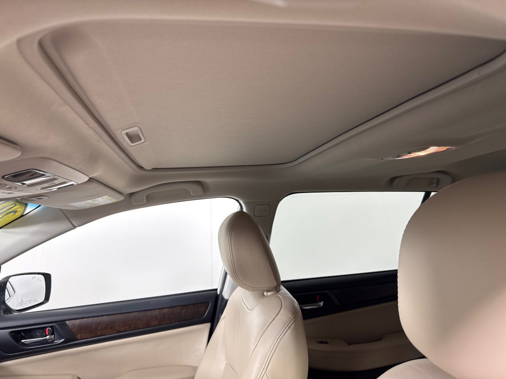 2015 Subaru Outback Image 13