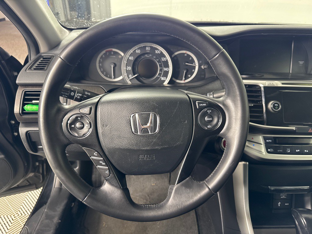 2015 Honda Accord Image 17