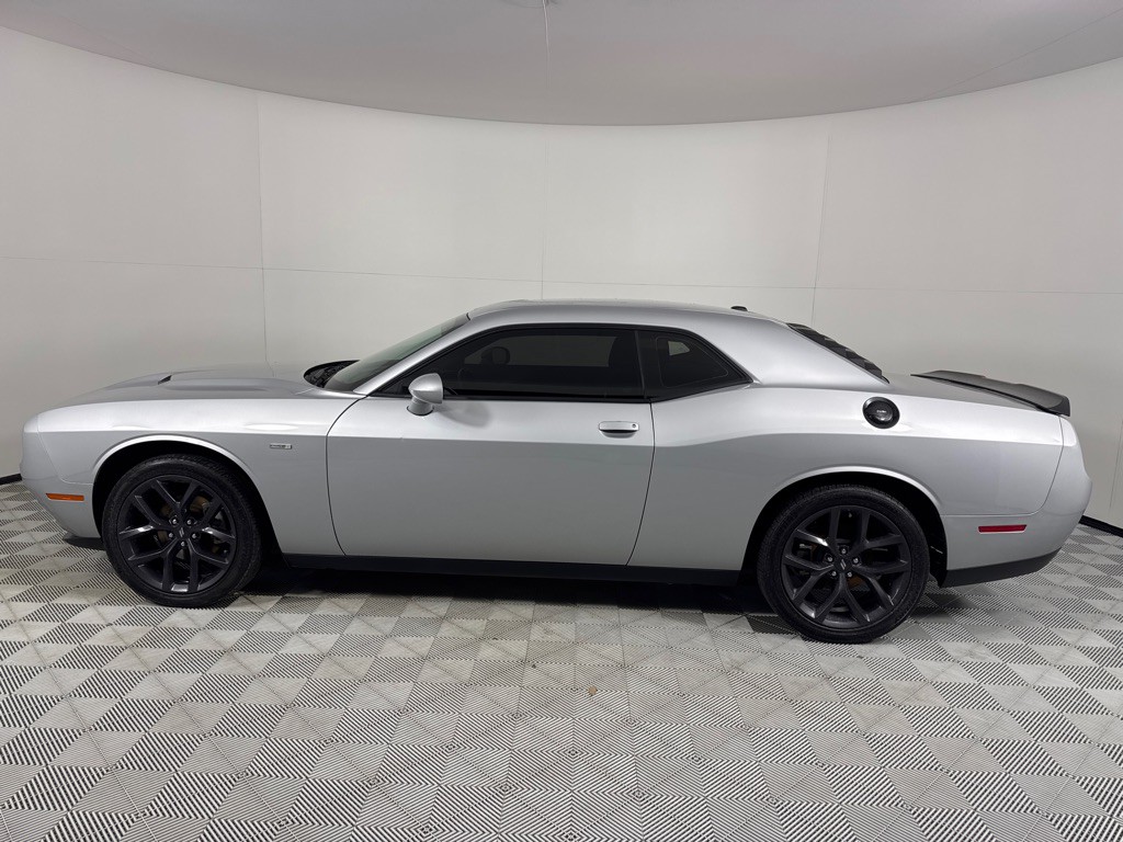 2021 Dodge Challenger Image 8