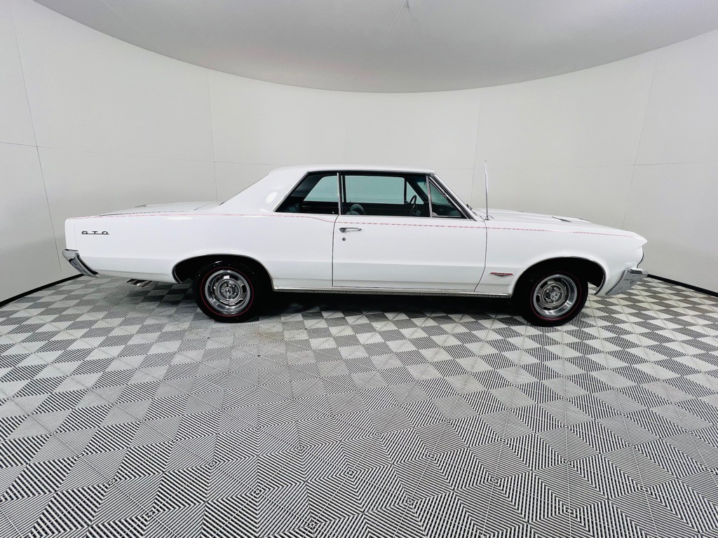 1964 Pontiac GTO Image 6