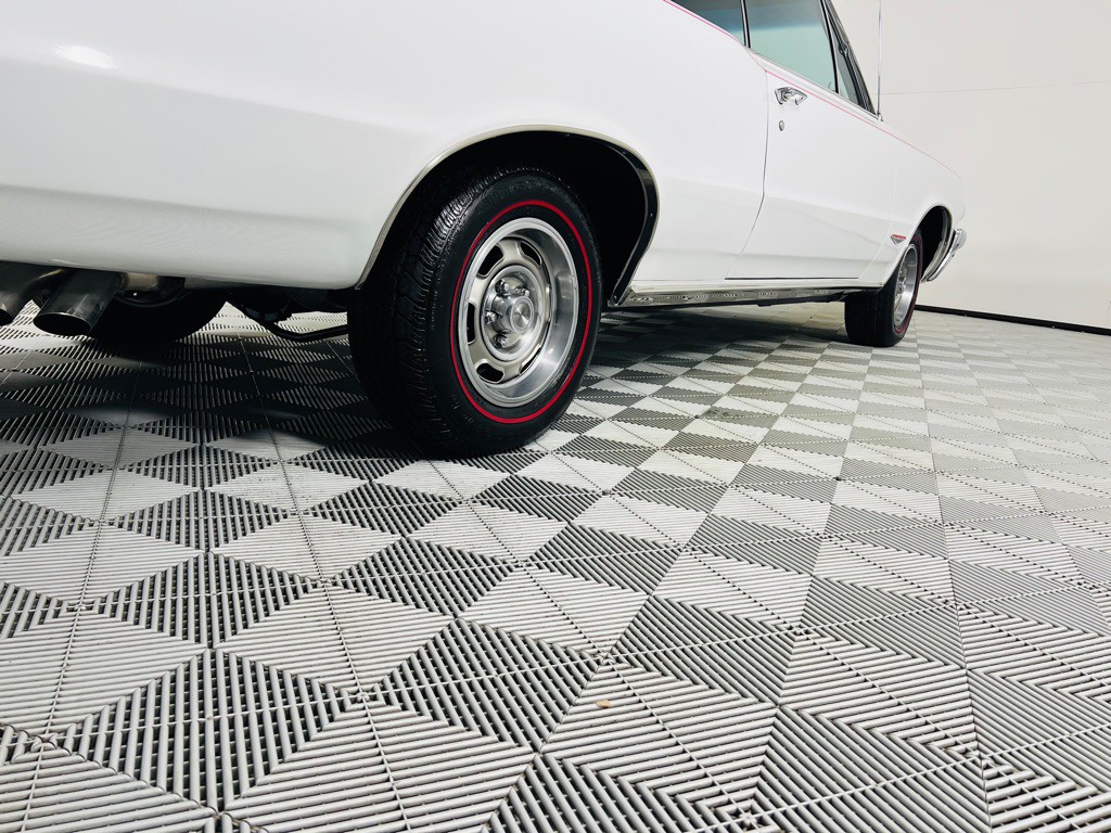 1964 Pontiac GTO Image 10