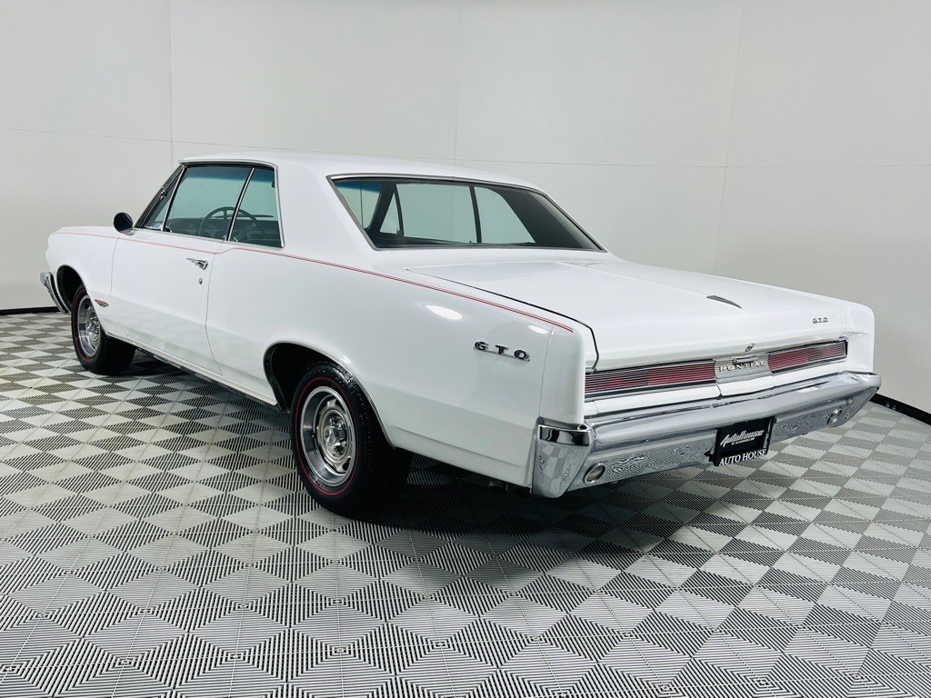 1964 Pontiac GTO Image 12