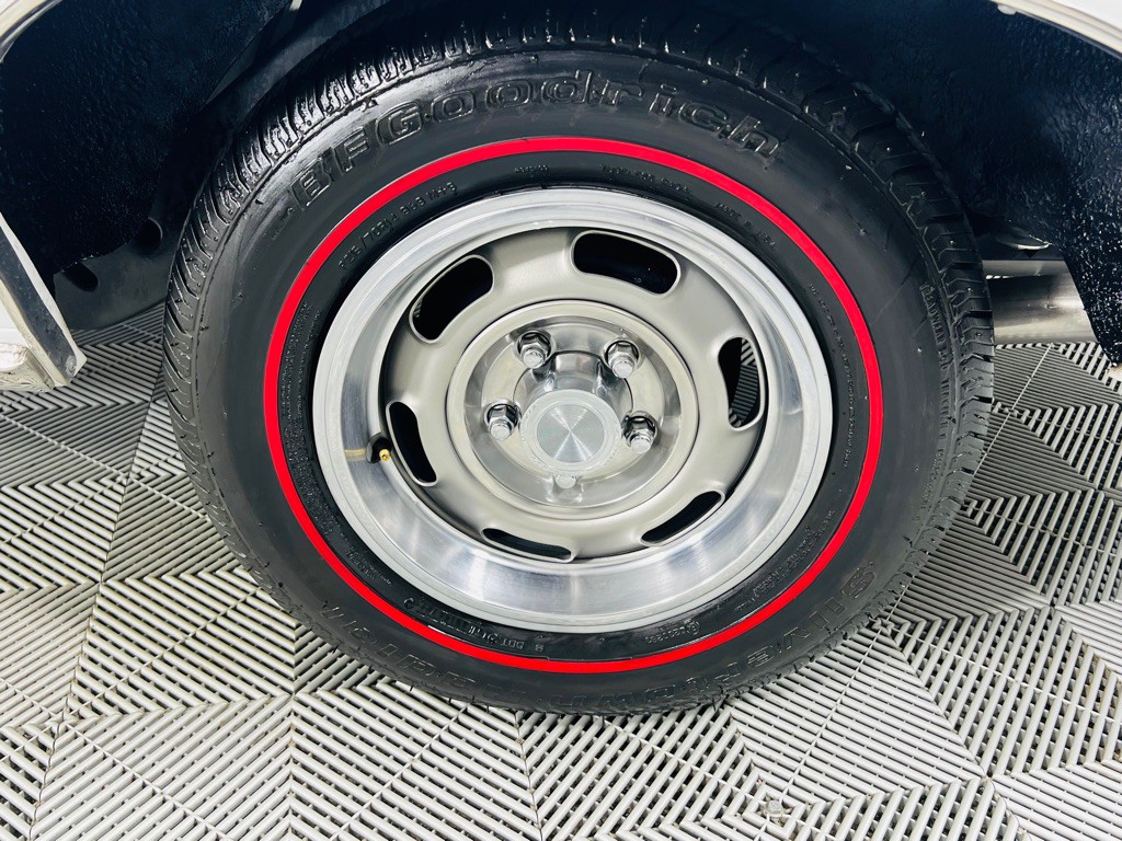 1964 Pontiac GTO Image 13