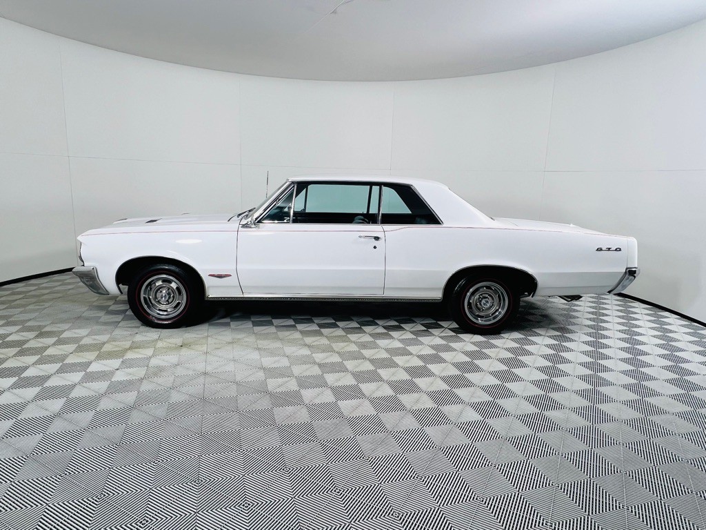 1964 Pontiac GTO Image 14