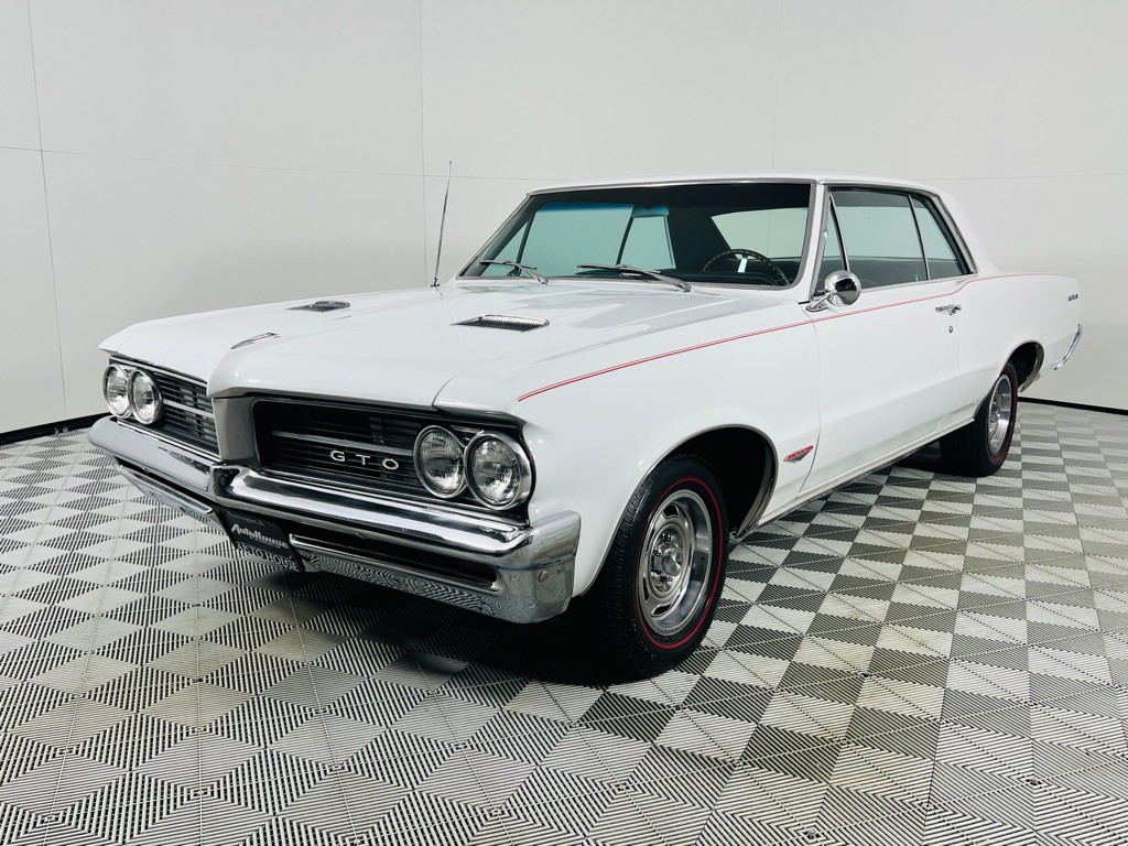 1964 Pontiac GTO Image 17