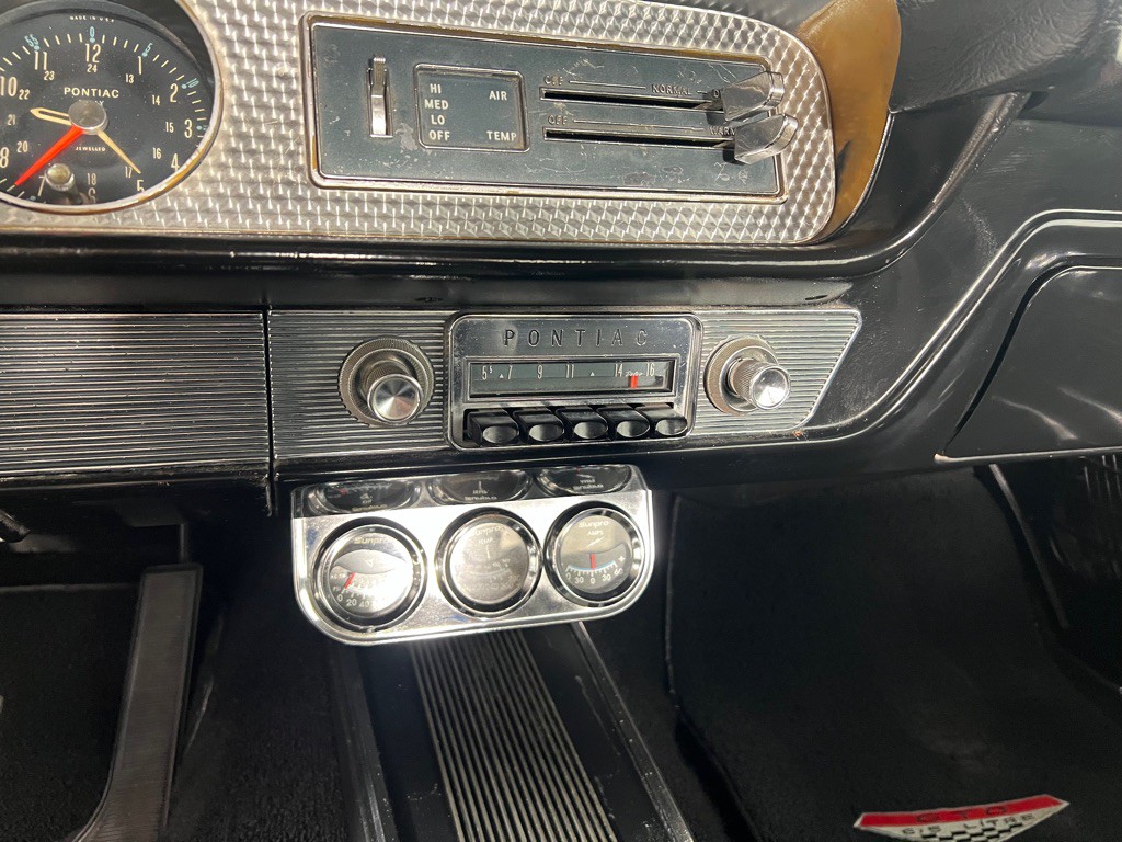 1964 Pontiac GTO Image 28