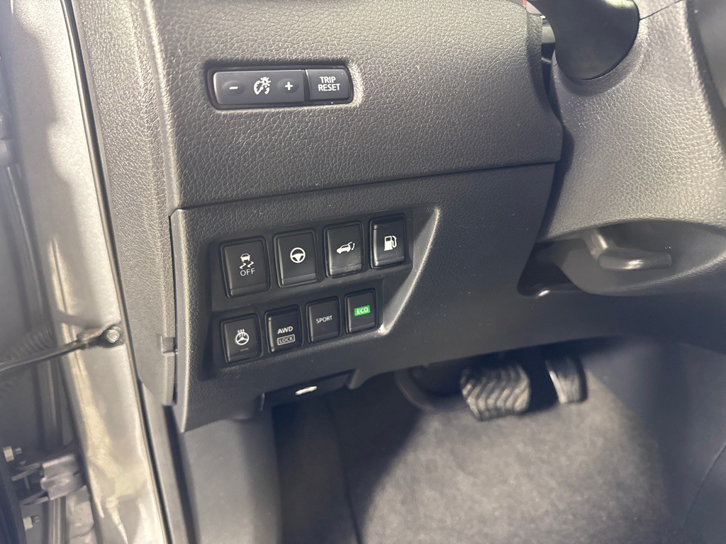 2020 Nissan Rogue Image 15