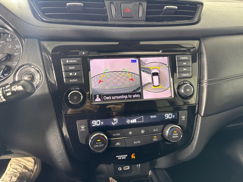 2020 Nissan Rogue Image 18