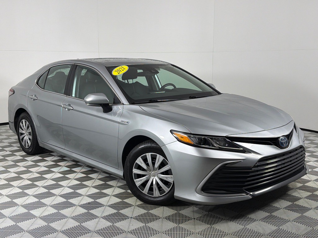 2021 Toyota Camry Image 2