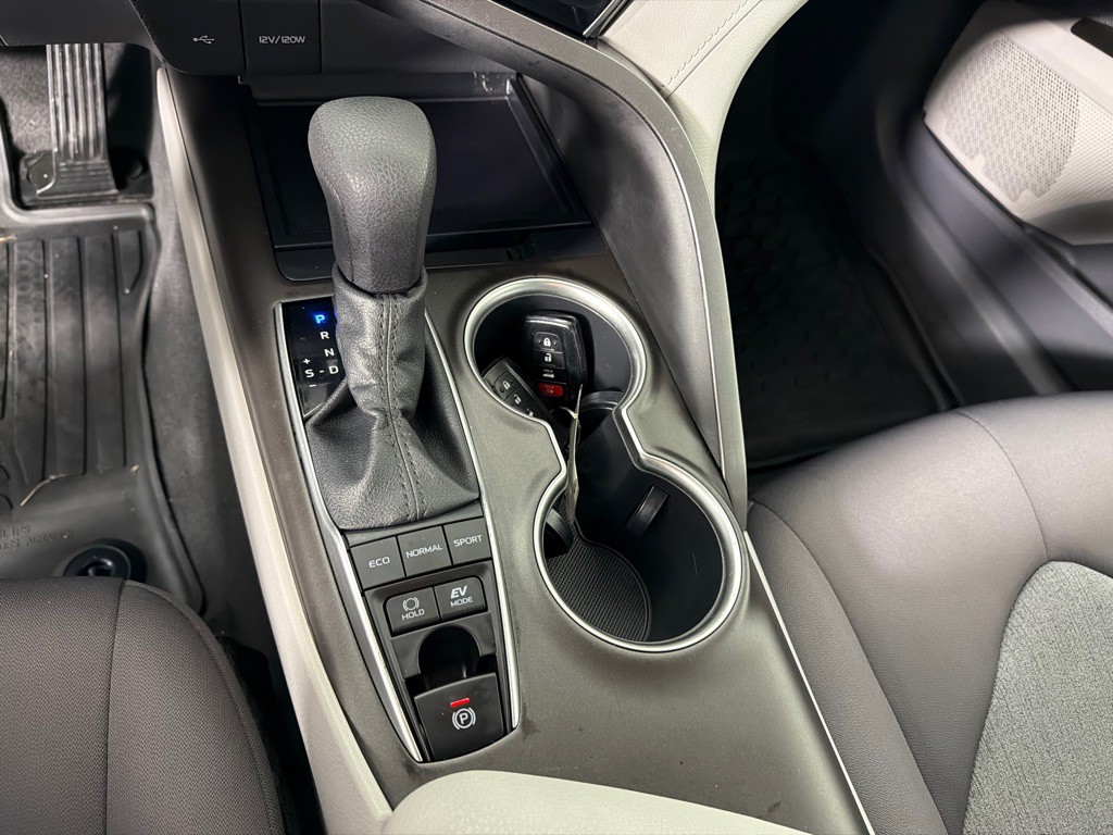 2021 Toyota Camry Image 19