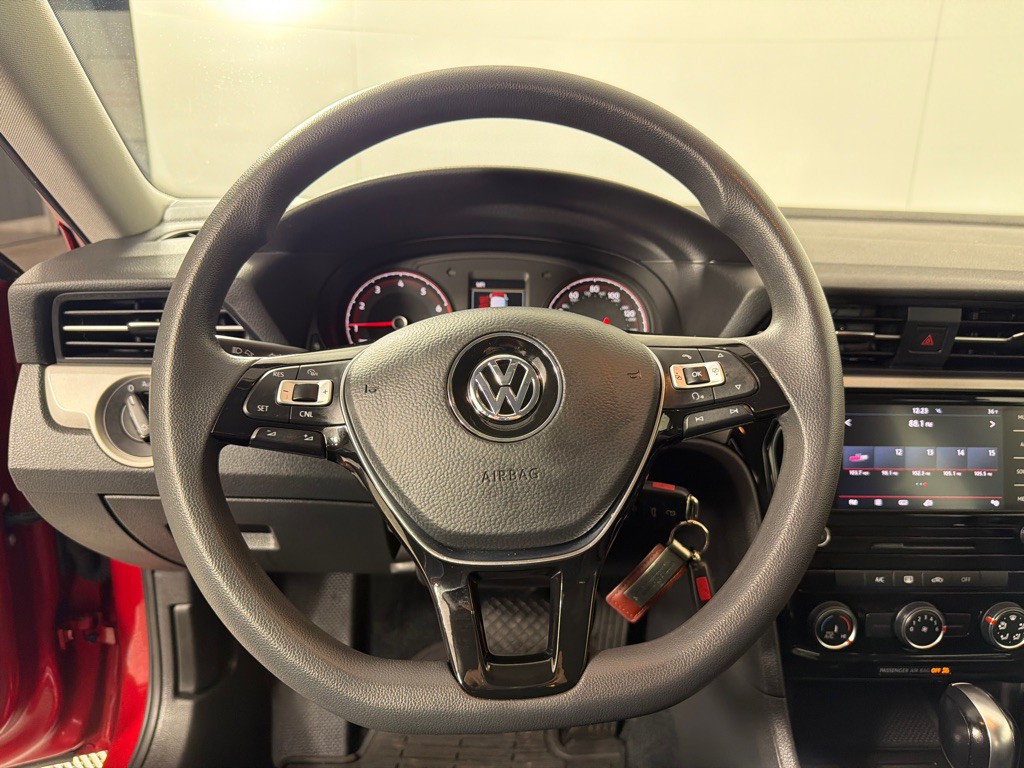 2020 Volkswagen Passat Image 15