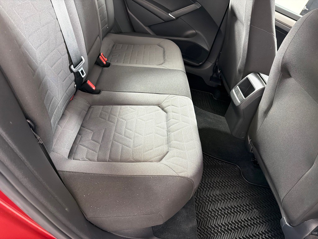 2020 Volkswagen Passat Image 21