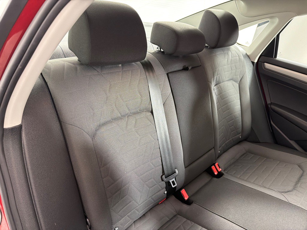 2020 Volkswagen Passat Image 22