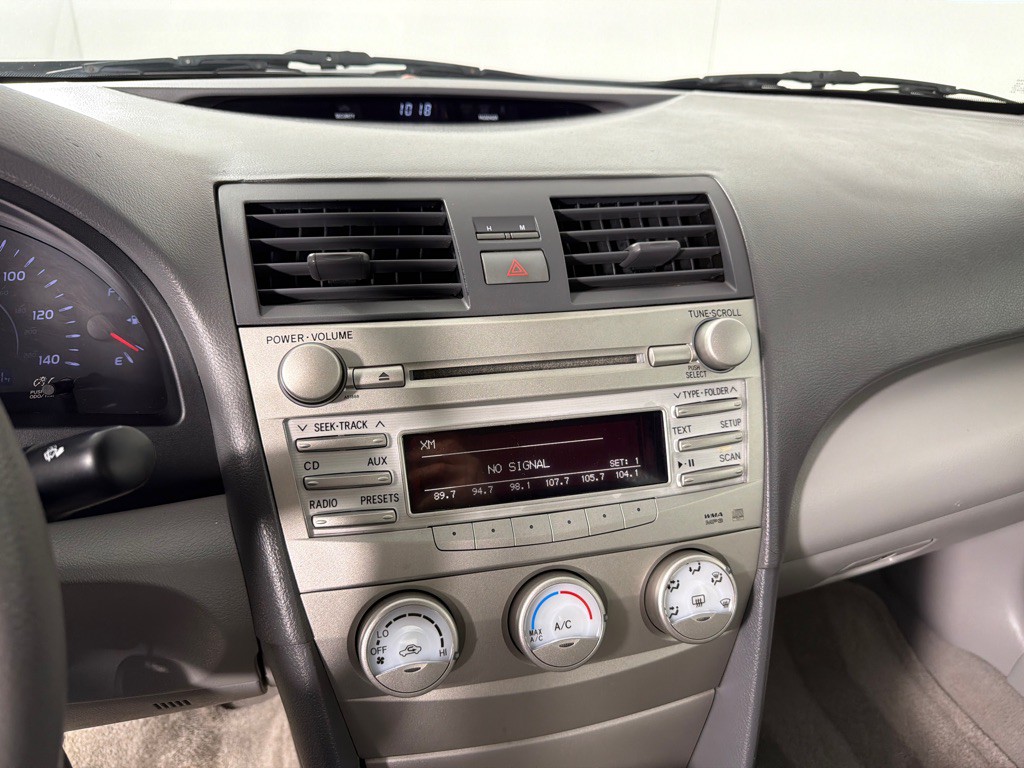 2010 Toyota Camry Image 16