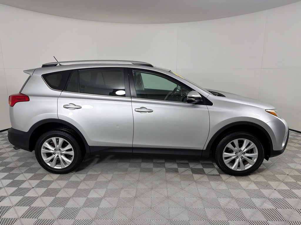 2015 Toyota Rav4 Image 4