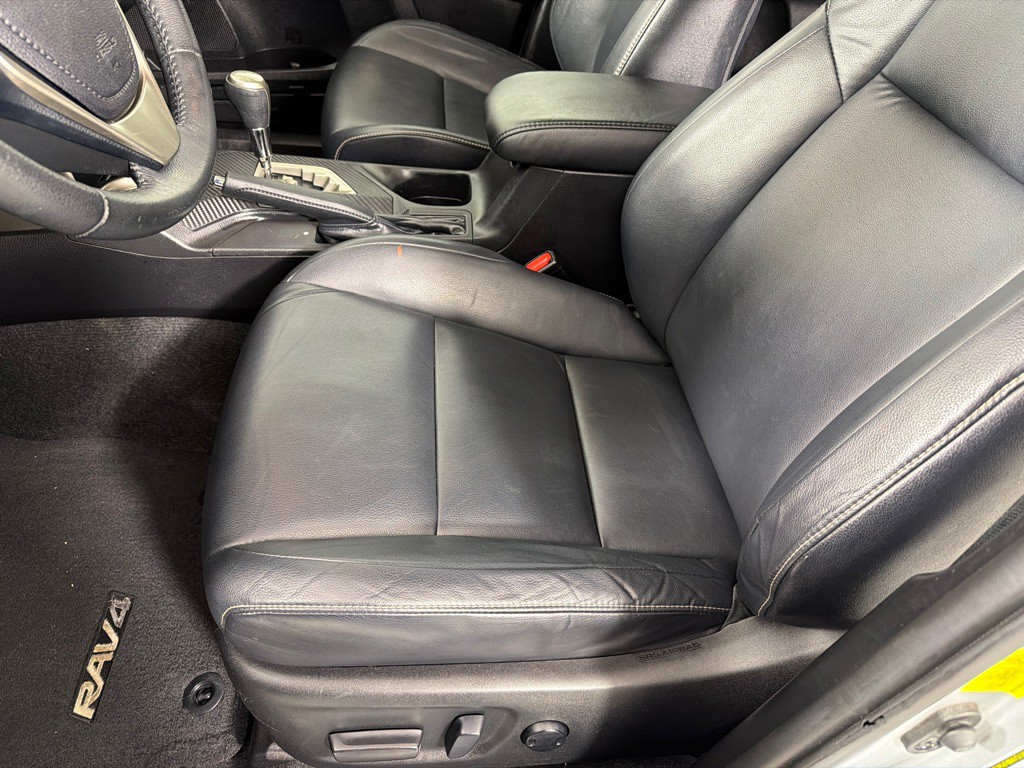 2015 Toyota Rav4 Image 12