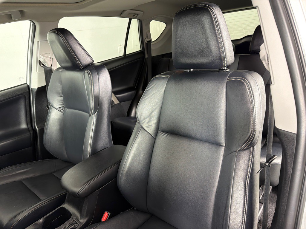 2015 Toyota Rav4 Image 13