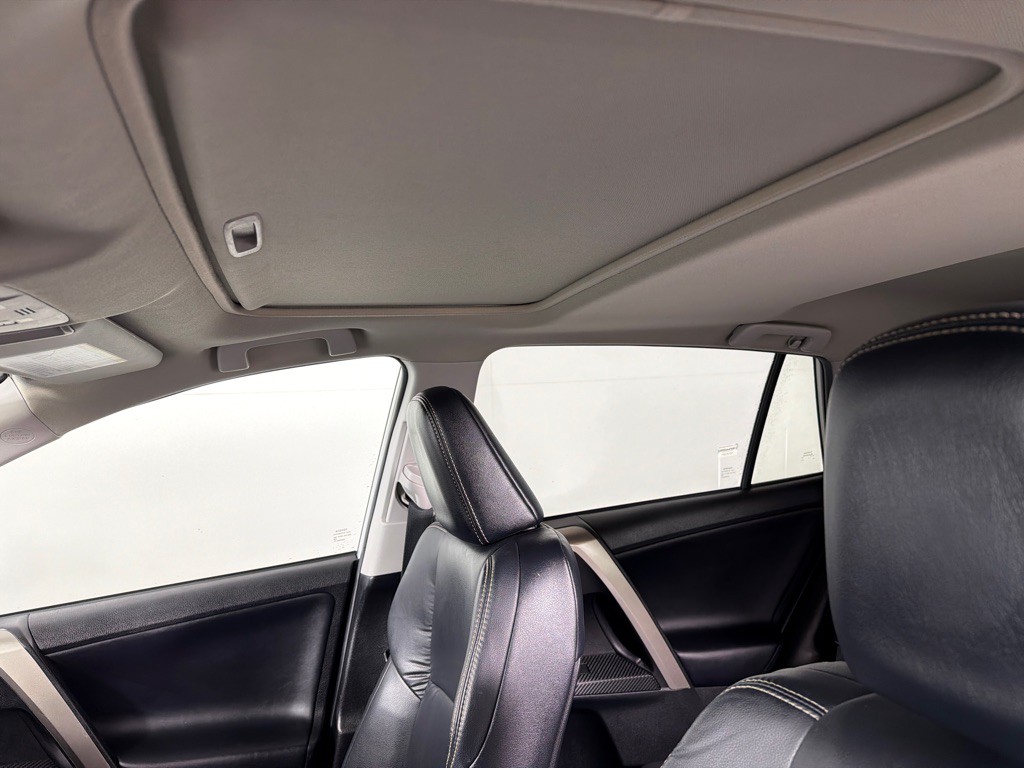 2015 Toyota Rav4 Image 14