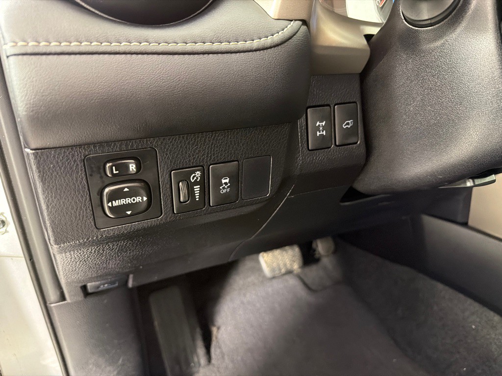 2015 Toyota Rav4 Image 15