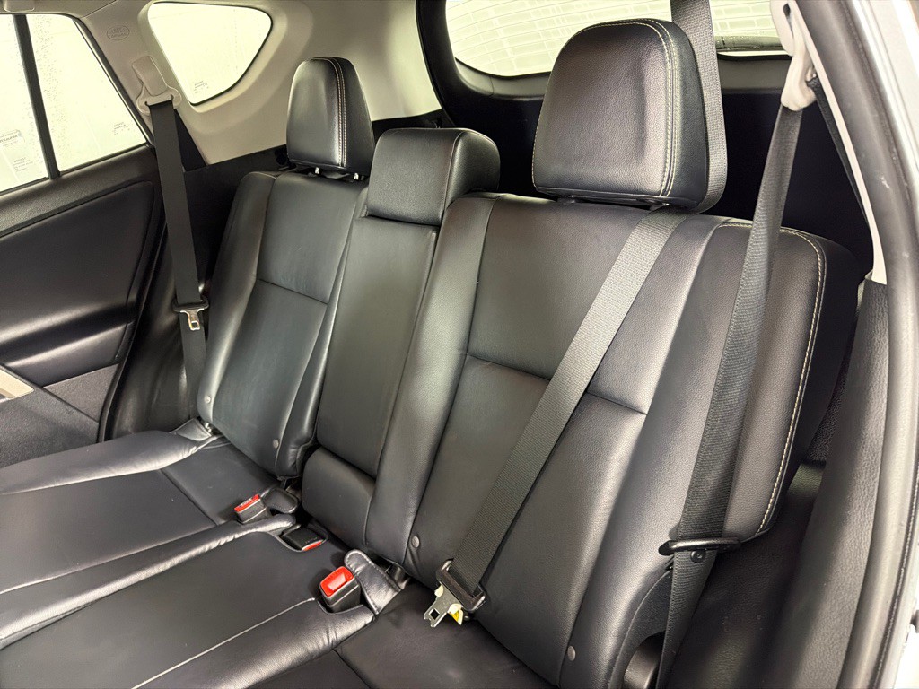 2015 Toyota Rav4 Image 22