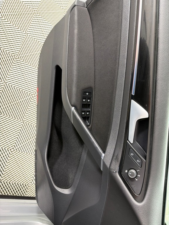 2016 Volkswagen GTI Image 11