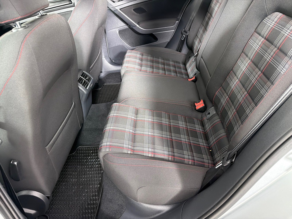 2016 Volkswagen GTI Image 18