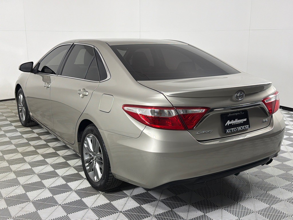 2016 Toyota Camry Image 6