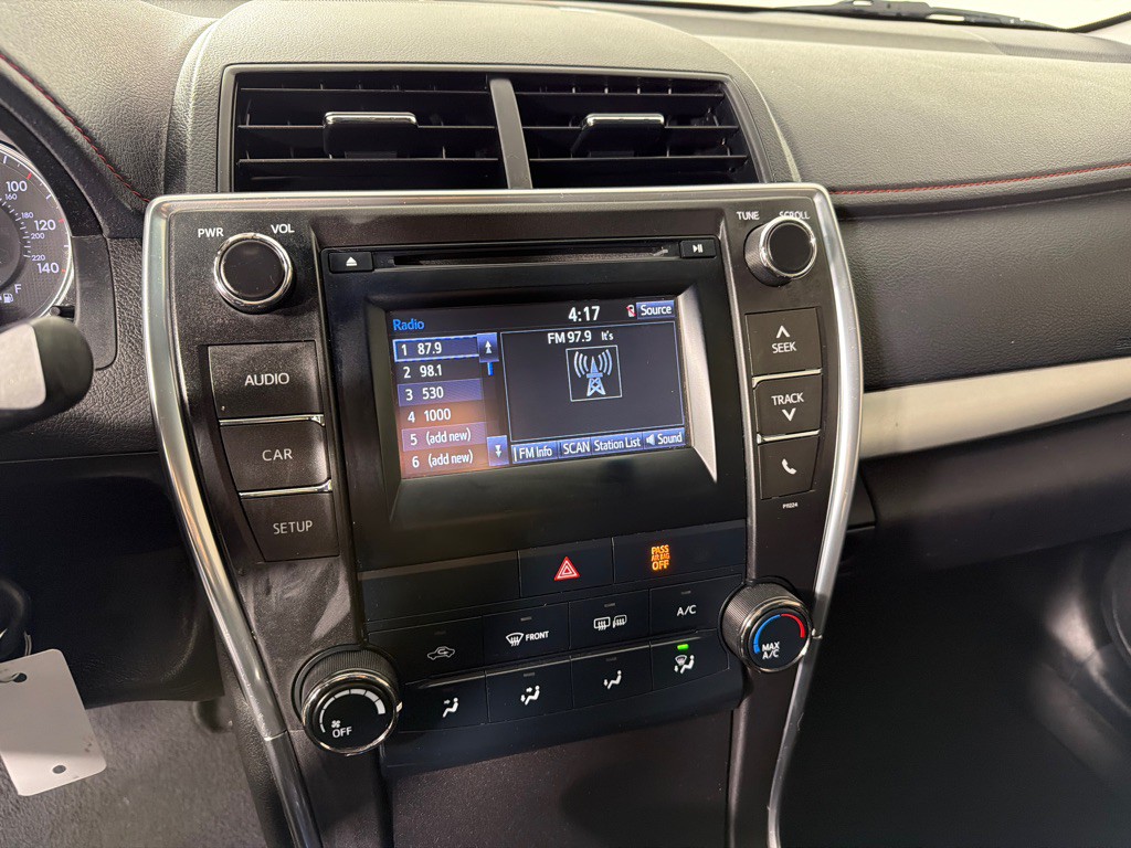 2016 Toyota Camry Image 15