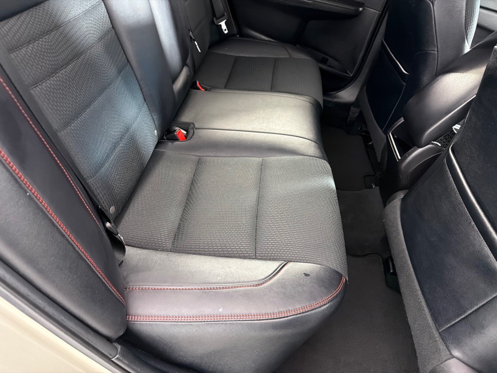 2016 Toyota Camry Image 20