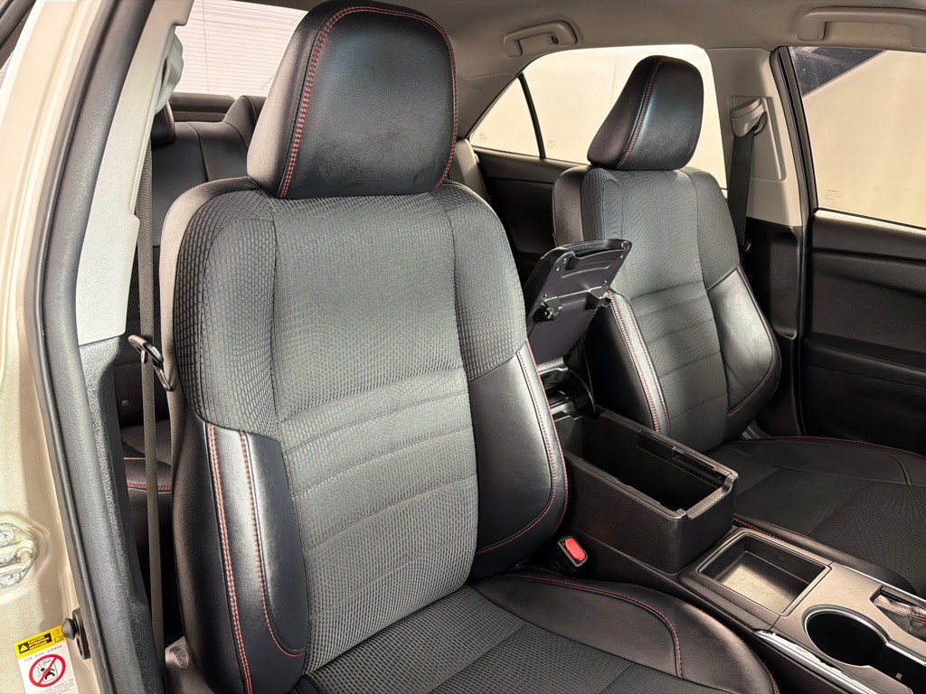 2016 Toyota Camry Image 23