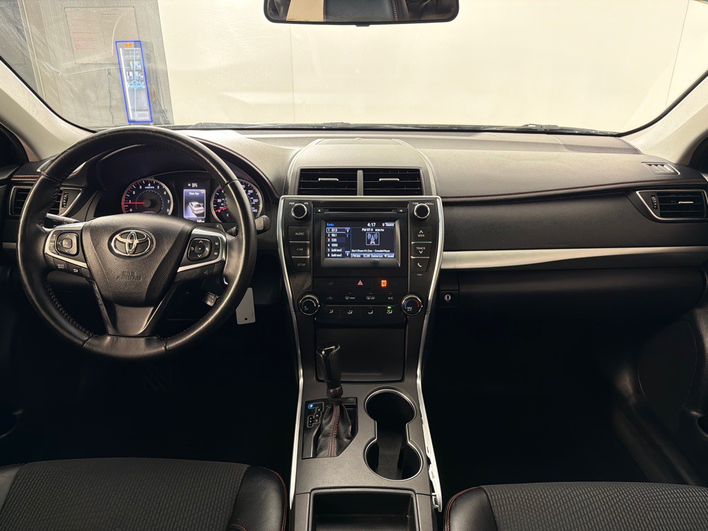 2016 Toyota Camry Image 24