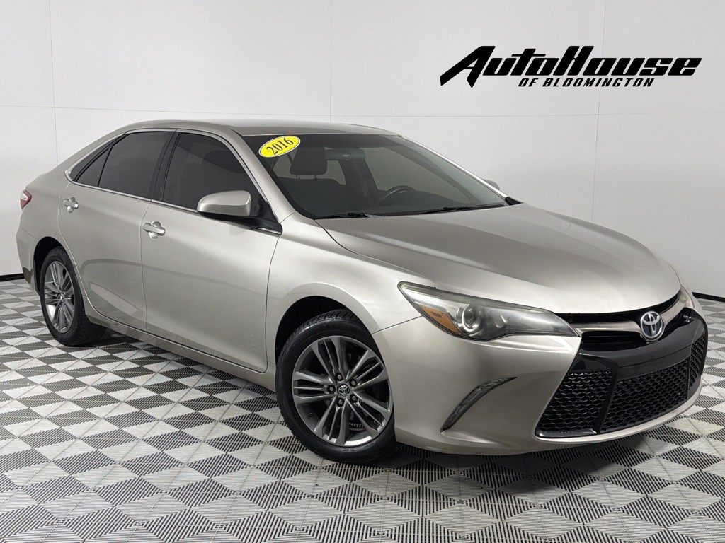 2016 Toyota Camry Image 26