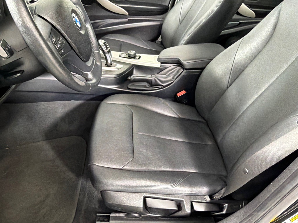 2018 BMW 3 Series Image 13