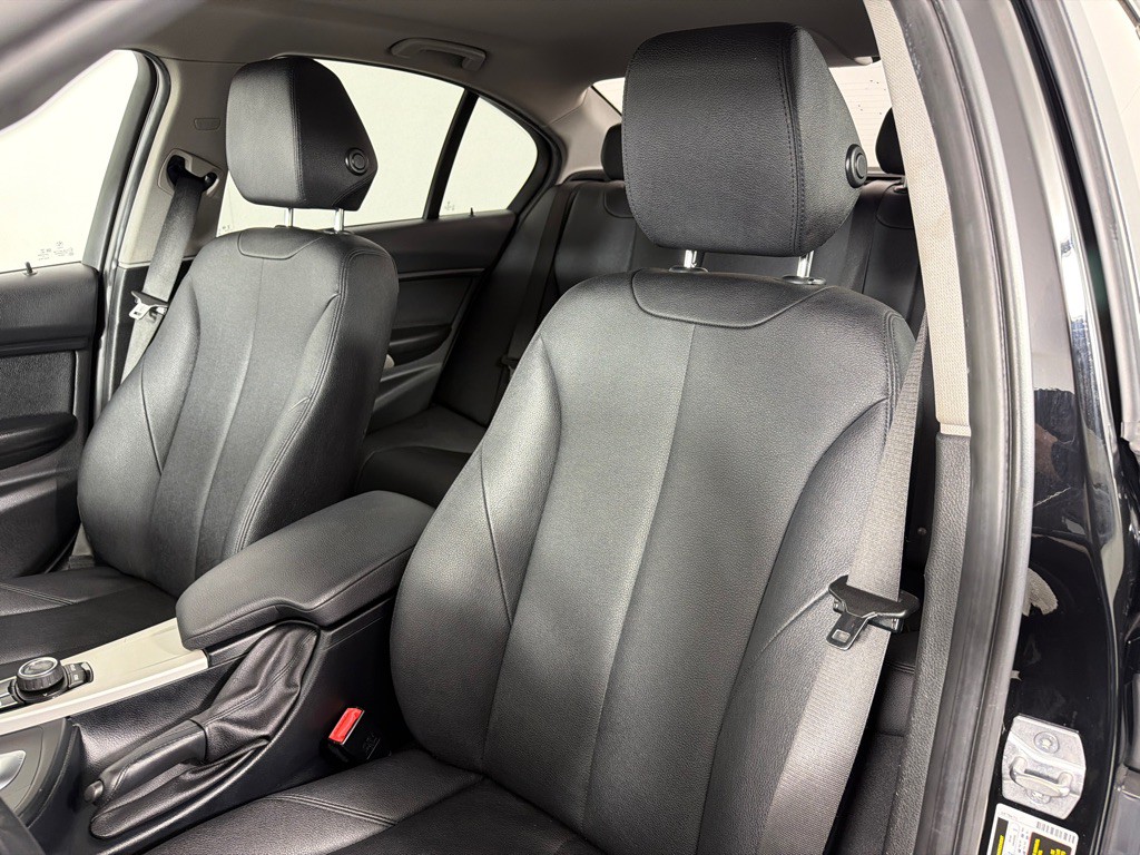 2018 BMW 3 Series Image 14