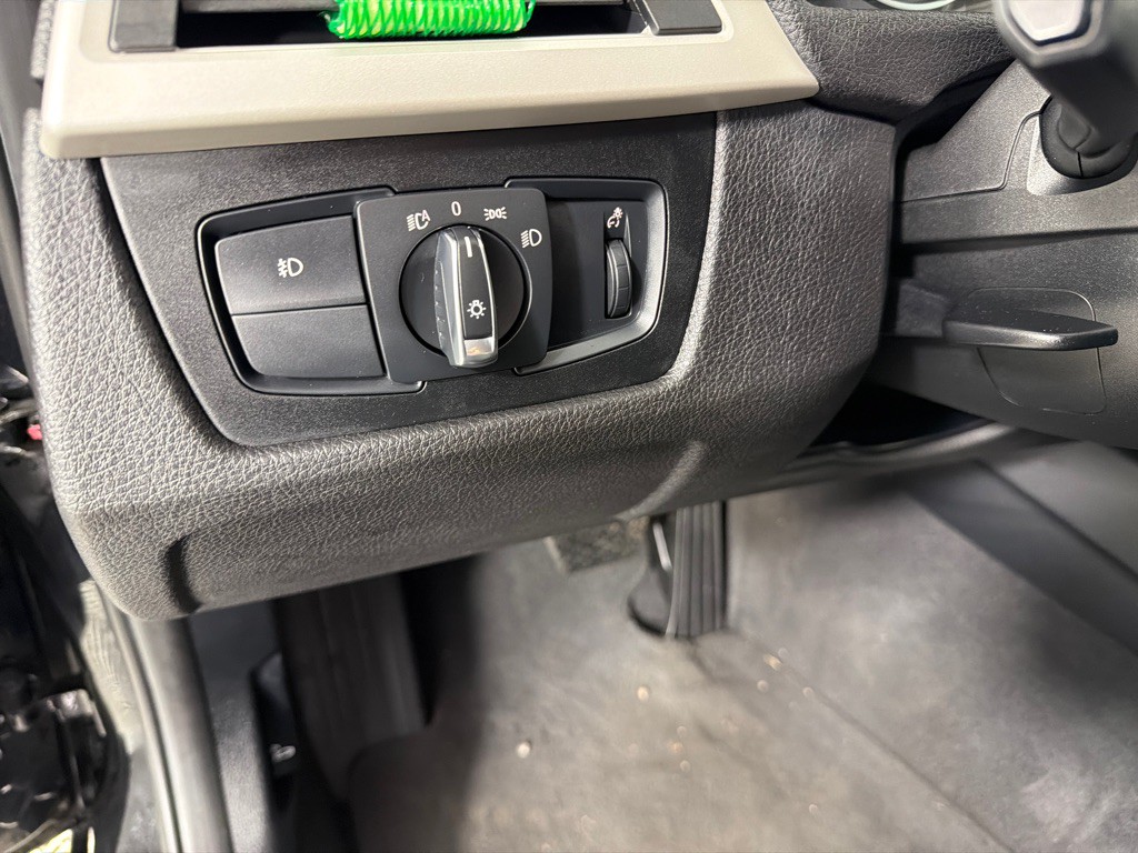 2018 BMW 3 Series Image 15