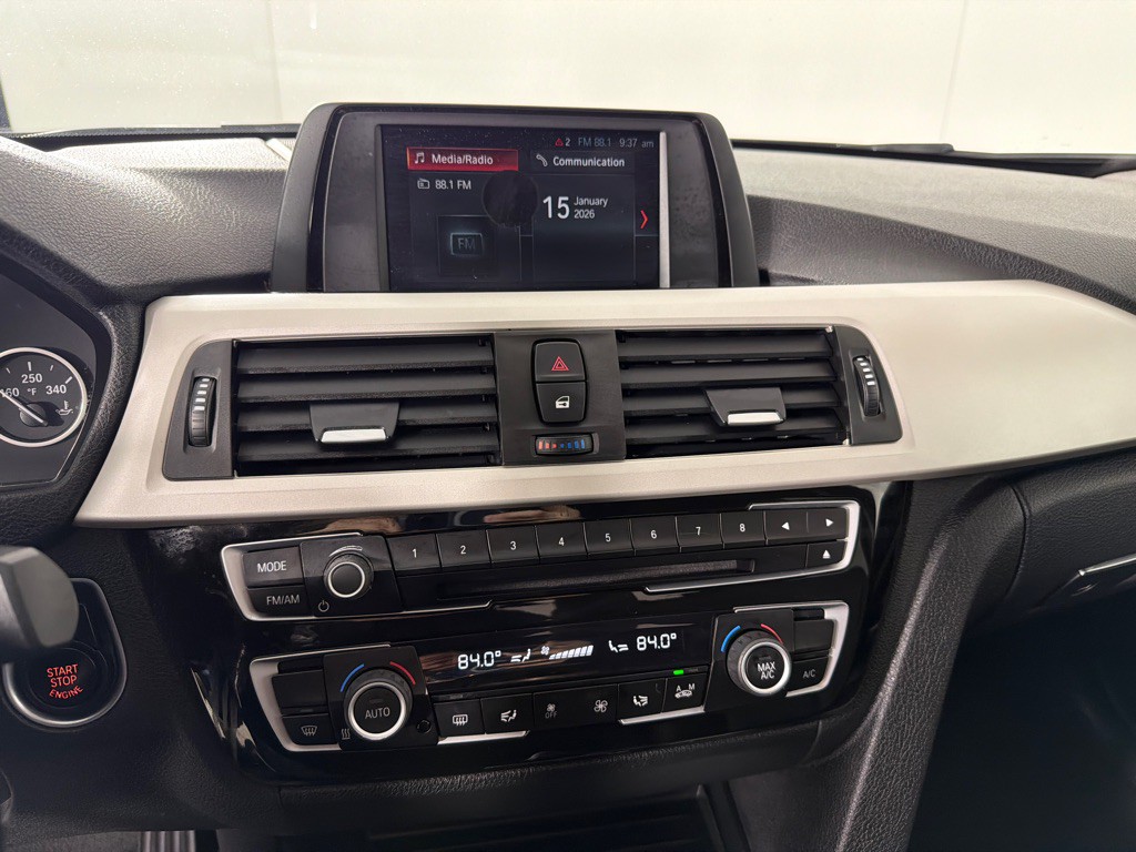 2018 BMW 3 Series Image 17