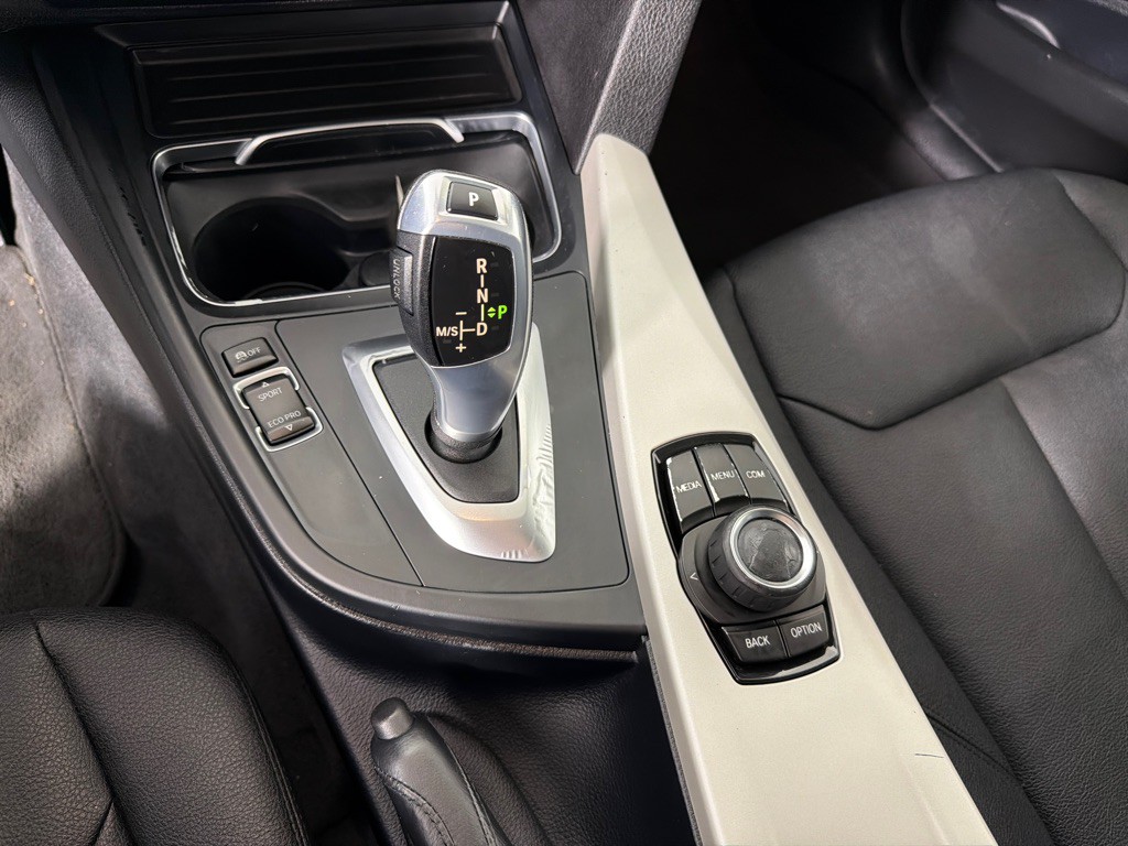 2018 BMW 3 Series Image 19