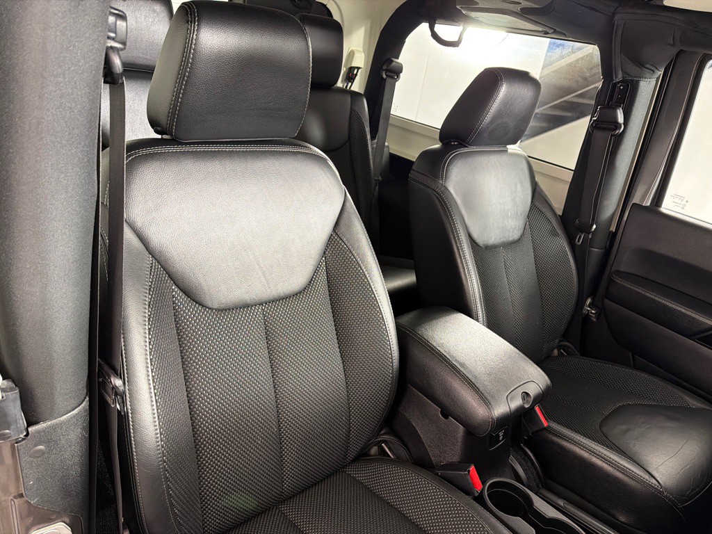 2016 Jeep Wrangler Image 22