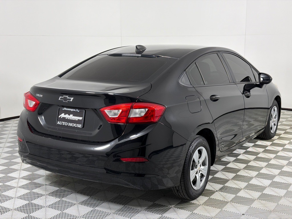 2018 Chevrolet Cruze Image 5