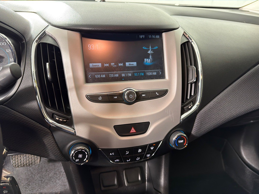 2018 Chevrolet Cruze Image 17