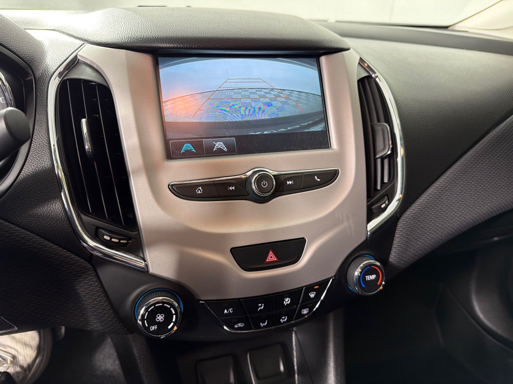 2018 Chevrolet Cruze Image 18