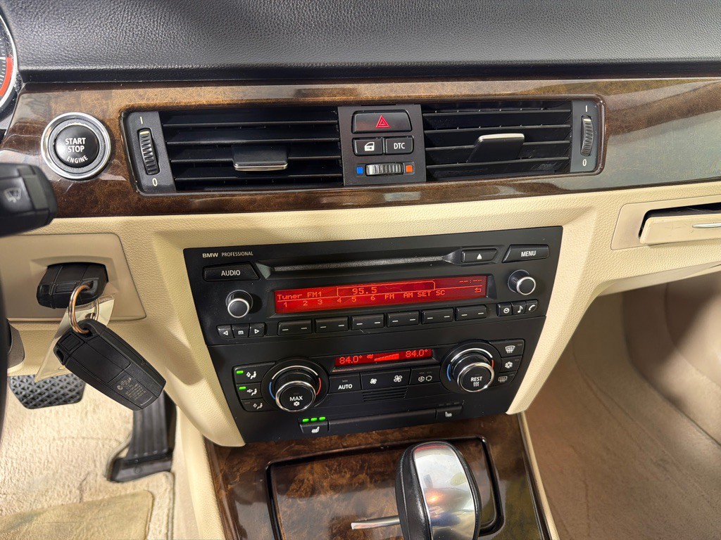 2009 BMW 3 Series Image 15