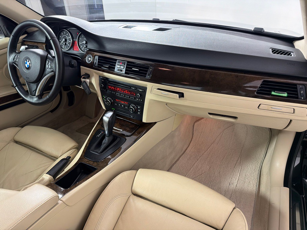 2009 BMW 3 Series Image 21