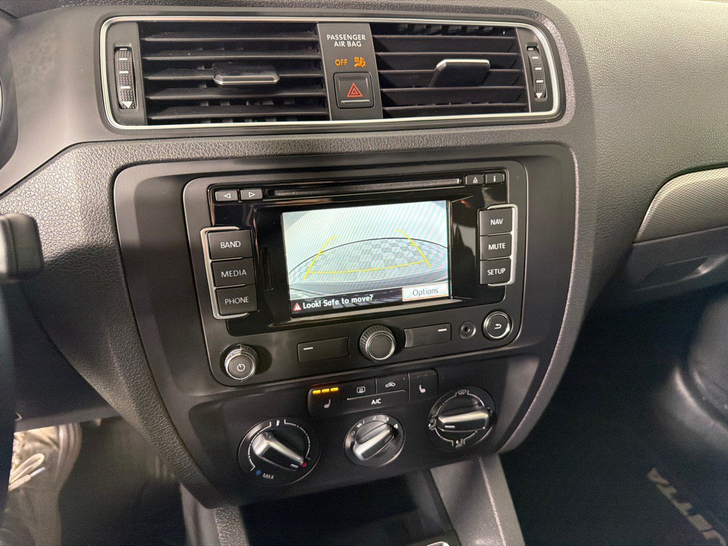 2015 Volkswagen Jetta Image 16