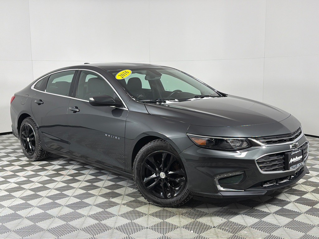 2016 Chevrolet Malibu Image 2