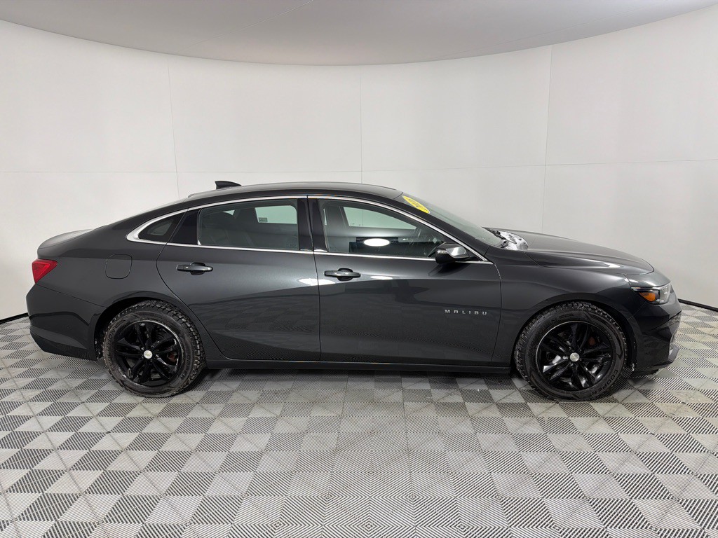 2016 Chevrolet Malibu Image 4
