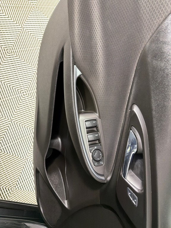 2016 Chevrolet Malibu Image 12