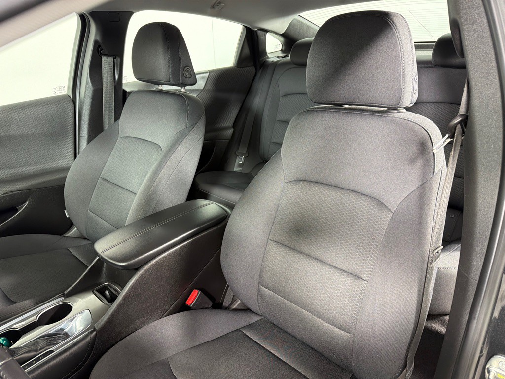 2016 Chevrolet Malibu Image 14