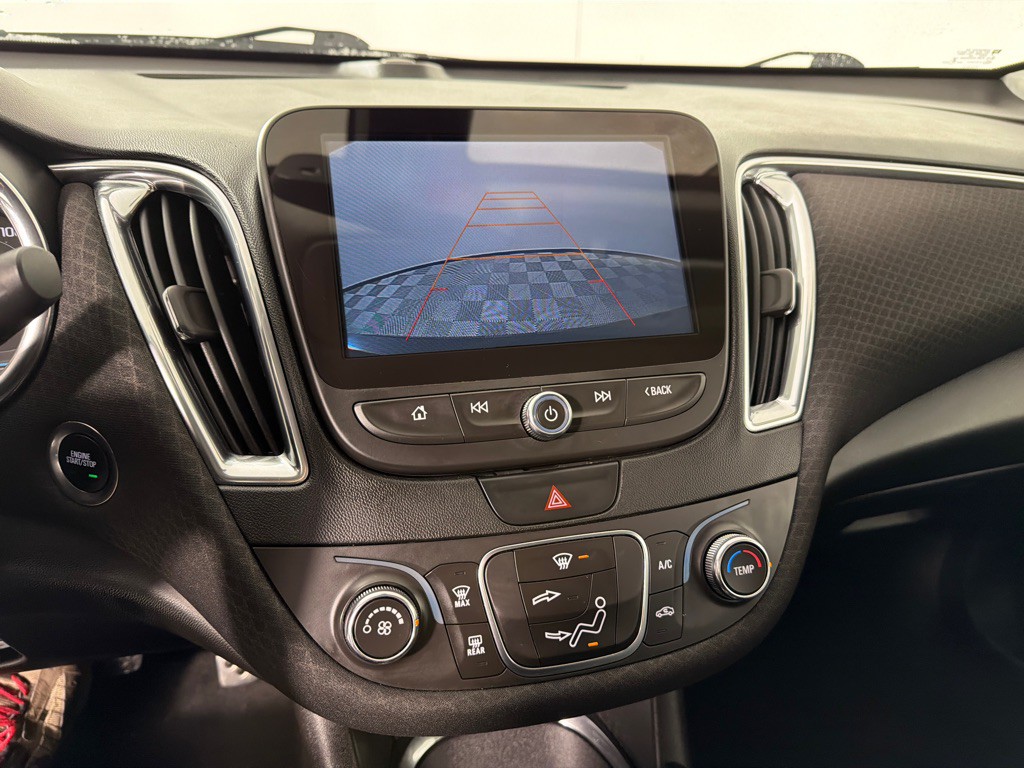 2016 Chevrolet Malibu Image 18