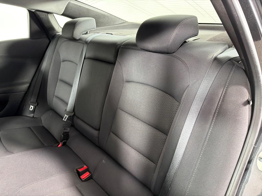 2016 Chevrolet Malibu Image 21